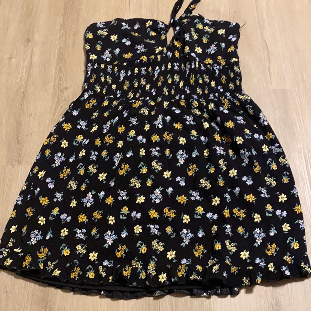 BLACK FLORAL STRAPLESS DRESS WITH TWIST TIE